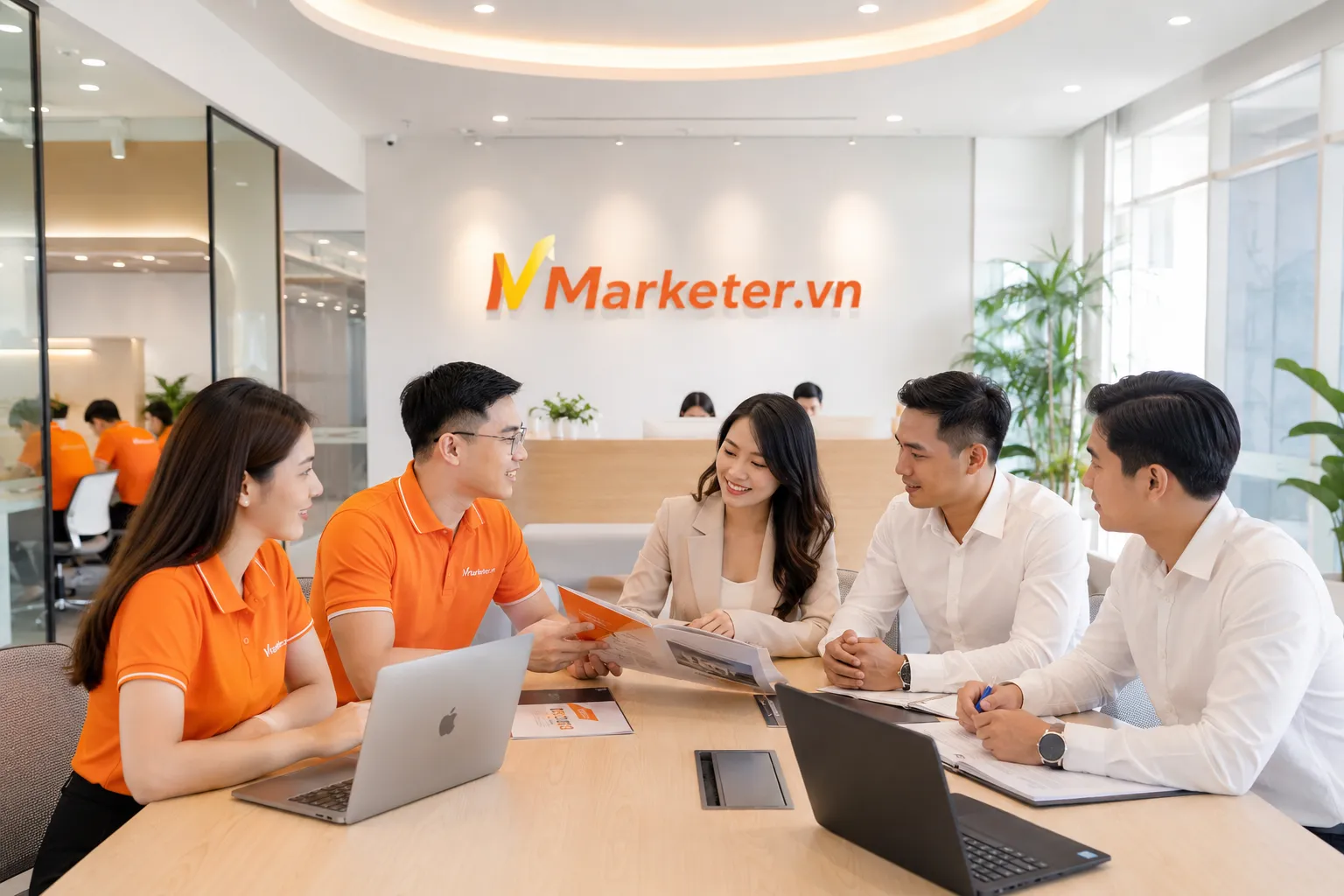 Click để chọn ảnh — bấm “Thay ảnh” mới mở Media Library Phân tích và đánh giá chiến dịch marketing
